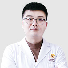 阳光树口腔口腔牙周专家王雷